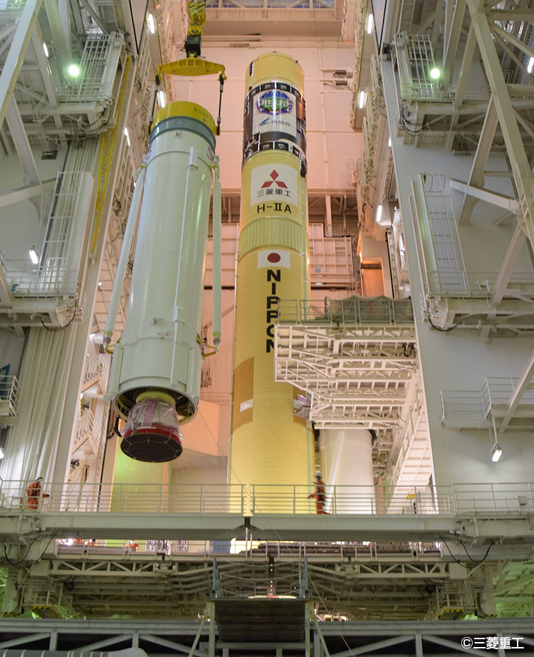 H-IIAロケット44号機の組み立て