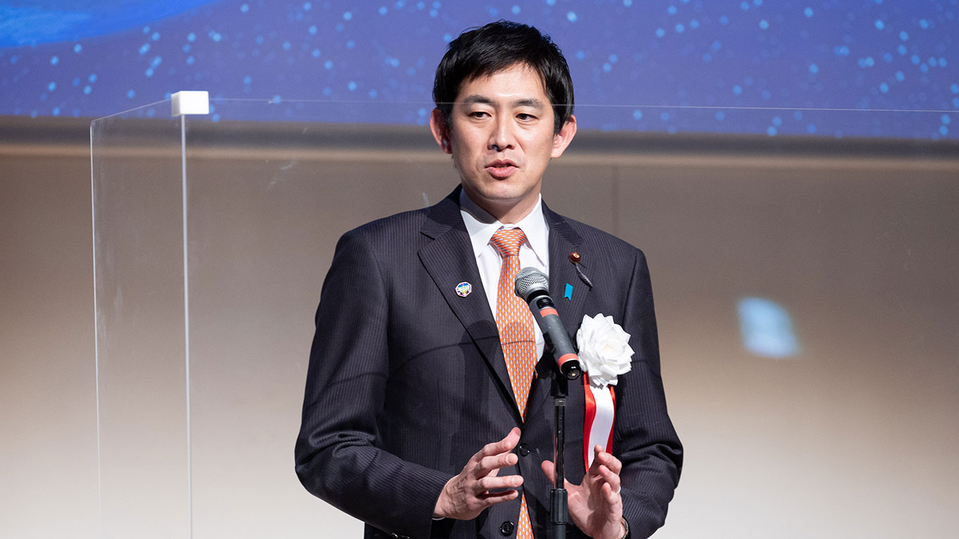 [写真：小林鷹之・内閣府特命担当大臣（宇宙政策）]